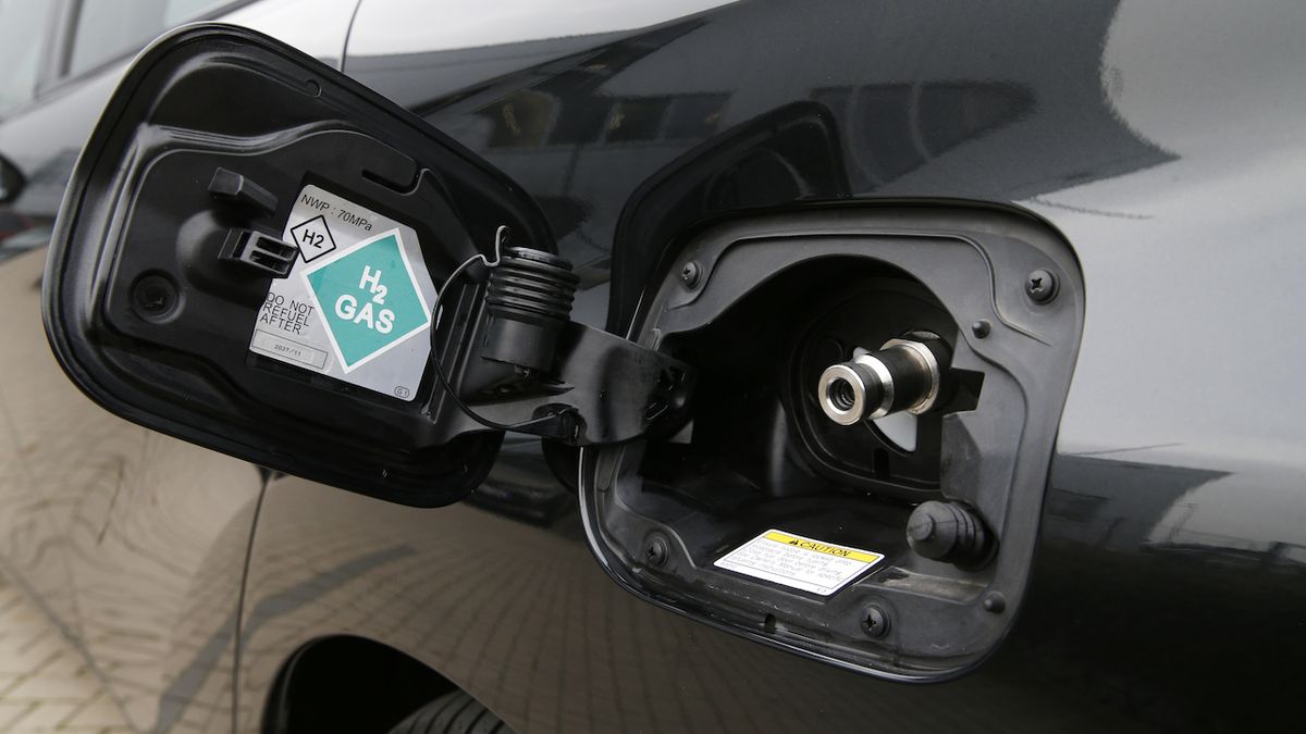 Japonské automobilky se sdružují pro vývoj aut na vodík a další alternativní paliva